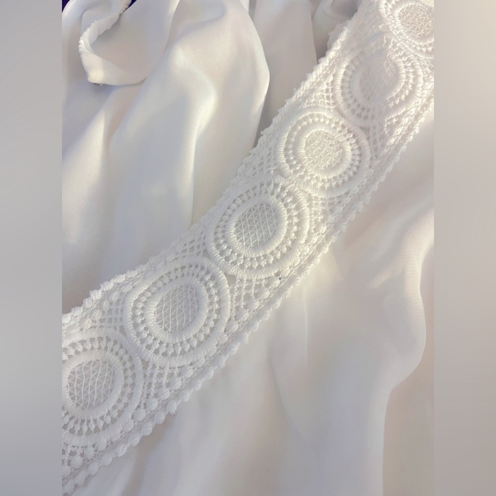 C White Sleeveless Tie Waist A-Line Dress W/ Embroidered Side Details. XL. EUC. - Picture 8 of 9